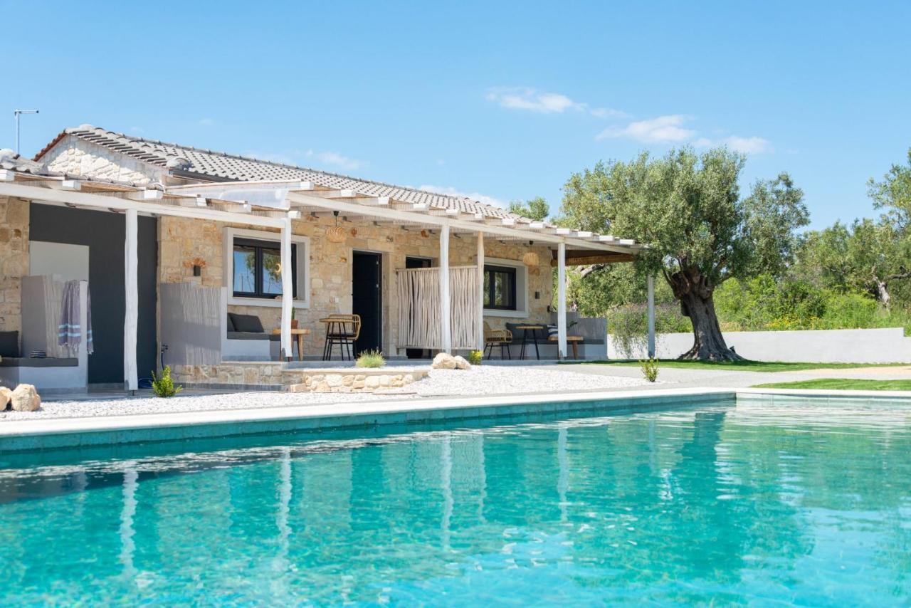 "Four Olives" Luxury Rooms, Afitos #Feelslikehome Esterno foto
