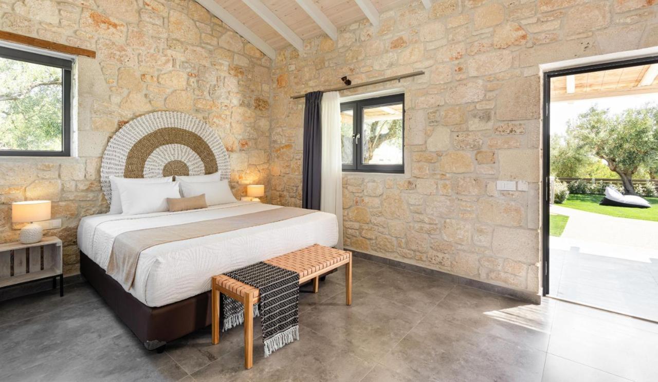 "Four Olives" Luxury Rooms, Afitos #Feelslikehome Esterno foto